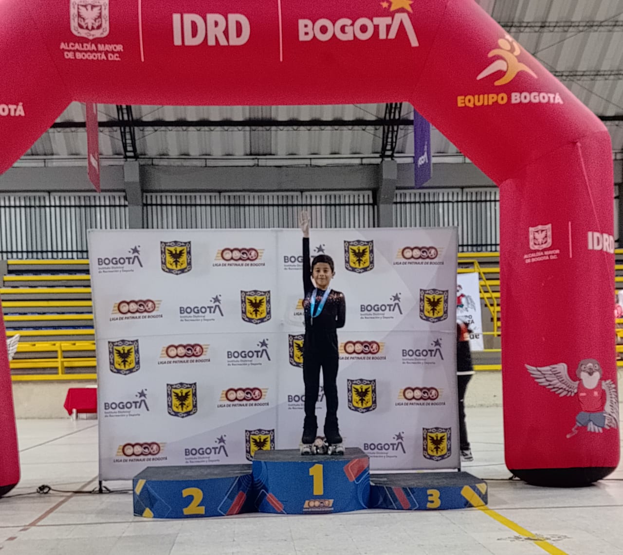 Joven deportista compitiendo