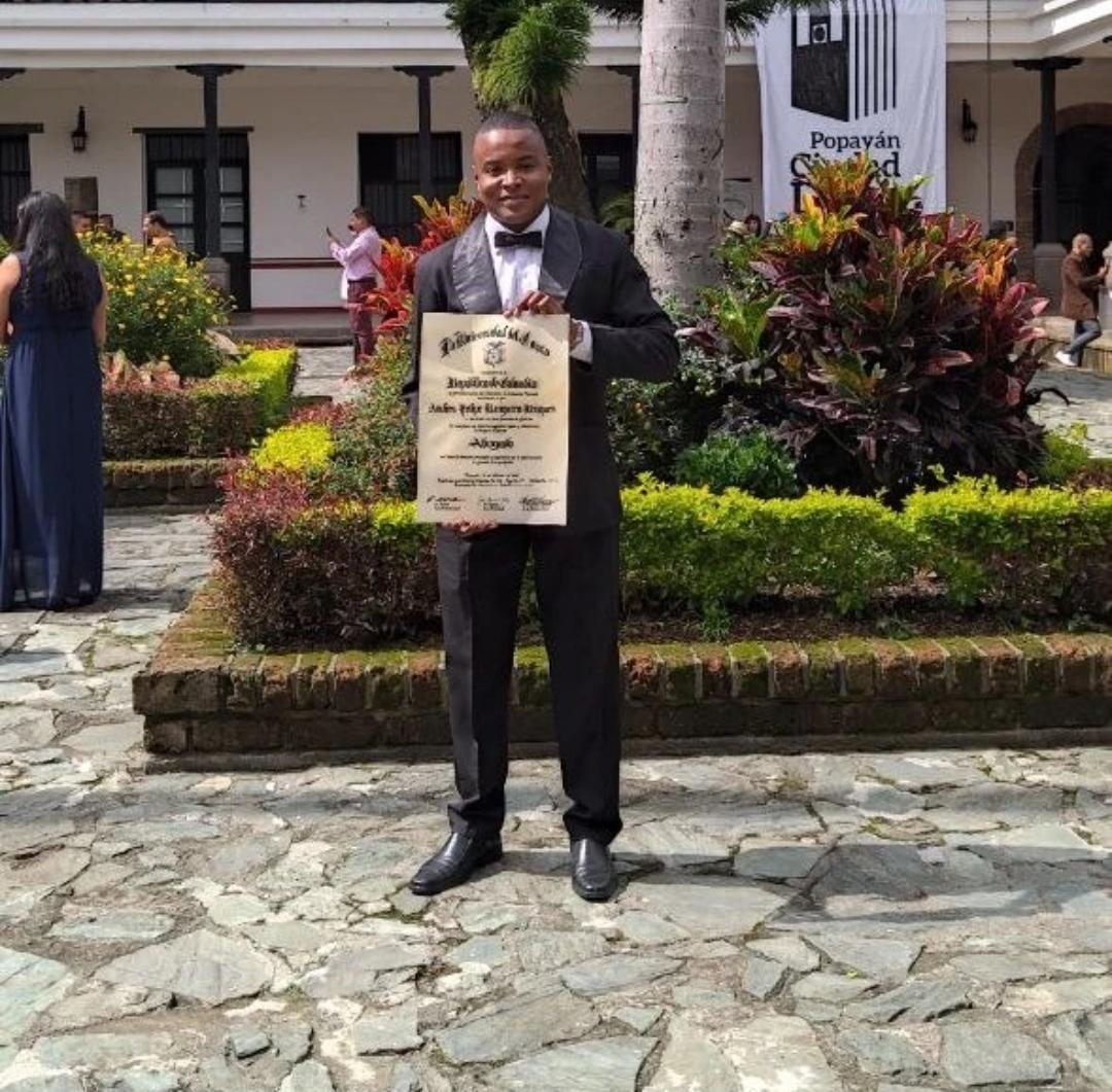 Andrés Felipe Banguero Vásquez, abogado egresado de la Universidad del Cauca y beneficiario de Tennis For Colombia