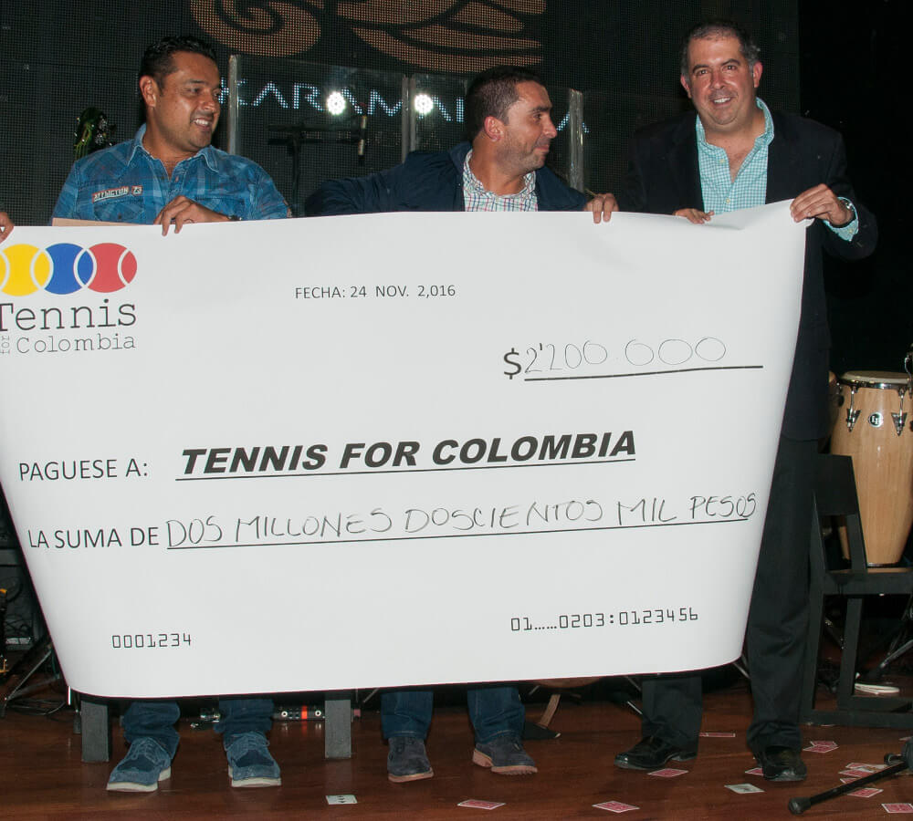raqueta Juan-Sebasti+ín-cabal-y-Robert-farah_tennis for colombia fundacion 4